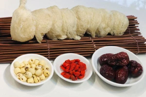 Cách Làm Tổ Yến Hầm Hạt Sen Táo Đỏ – Món Tẩm Bổ Được Ưa Chuộng Nhất